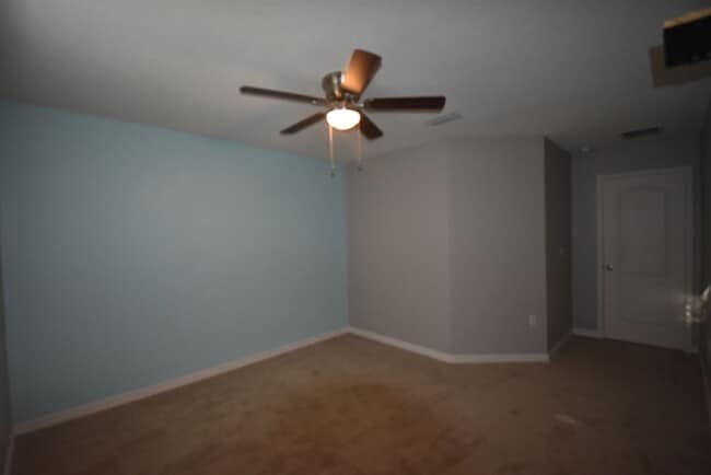 Building Photo - 4 Bed/3.5 Bath, Pool and Waterfront home, ...
