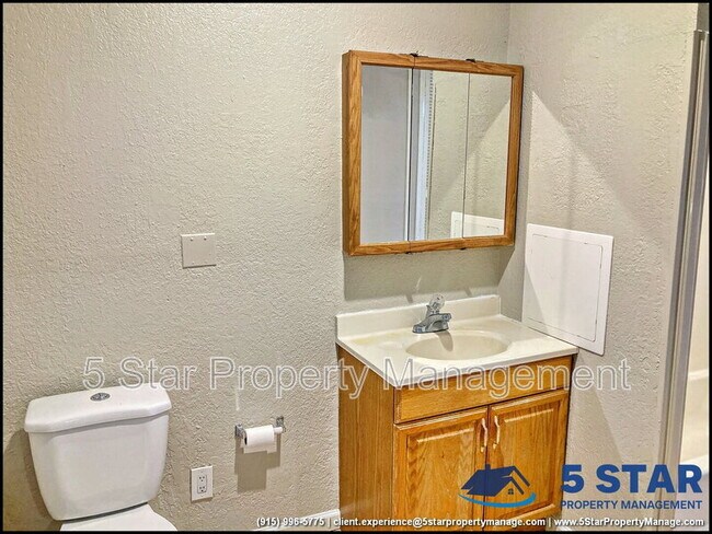 Building Photo - 1308 Montana Ave