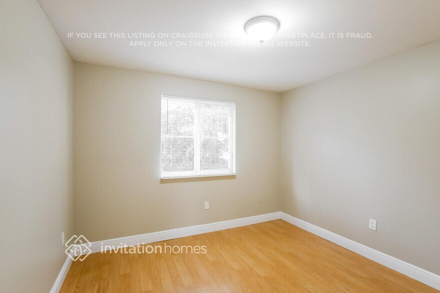 Building Photo - 7663 N Southwood Cir