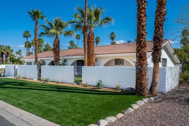 Building Photo - Luxury Mid-Century Retreat in the Heart of...