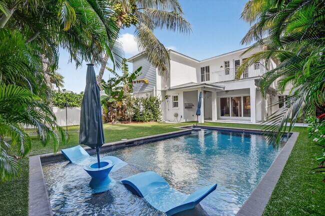 Building Photo - 200 NW 10th St