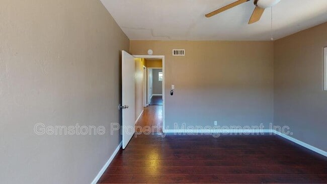 Building Photo - 5744 Mary Ln Dr