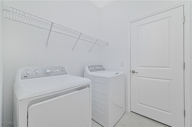 Building Photo - 14636 Palamos Cir