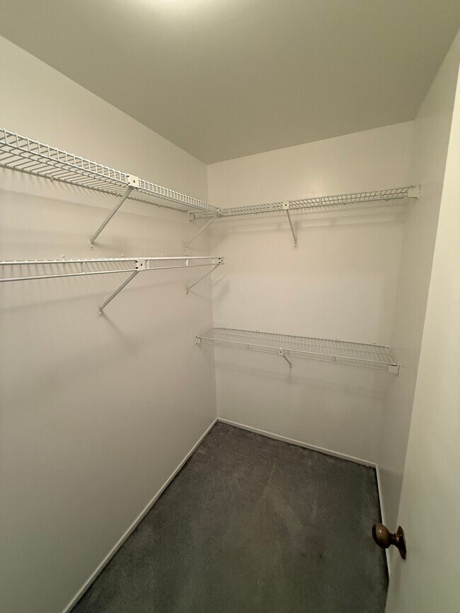 Building Photo - 30414 Orchard Lake Rd