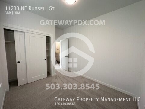 Building Photo - 11233 NE Russell St