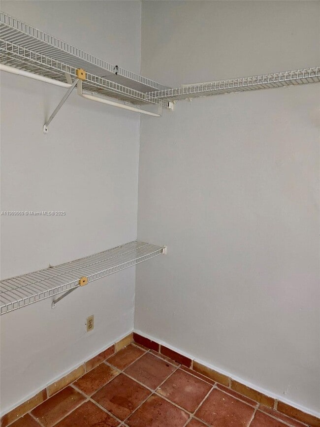 Building Photo - 215 30th St