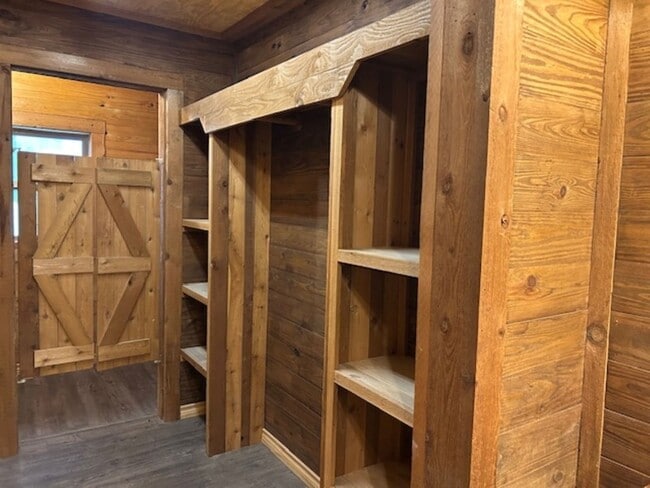 Building Photo - 34743 Betka Rd