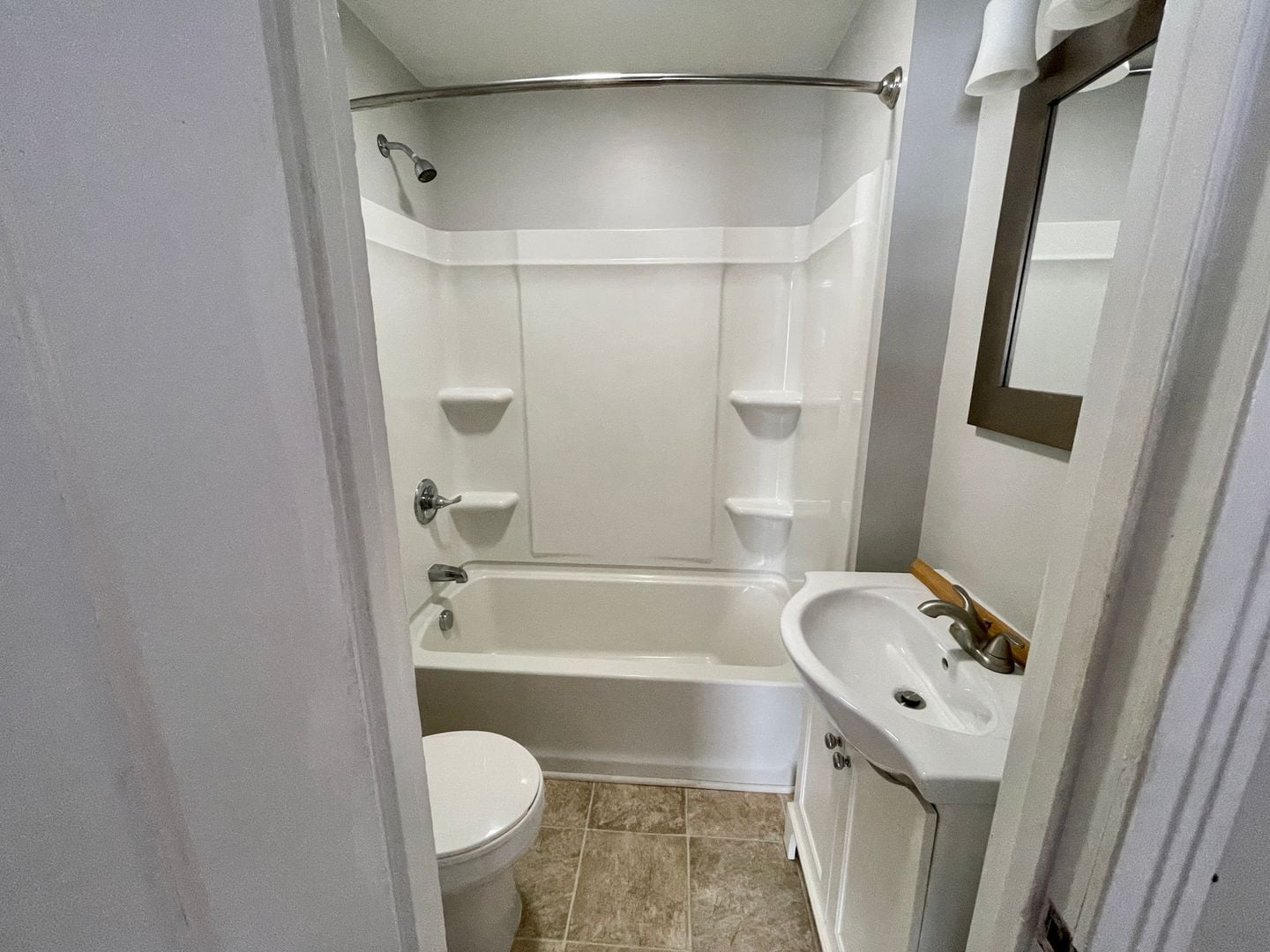 Building Photo - 2609 Amherst Ave