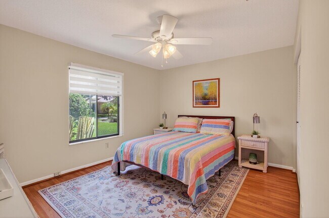 Building Photo - 2925 Riviera Dr