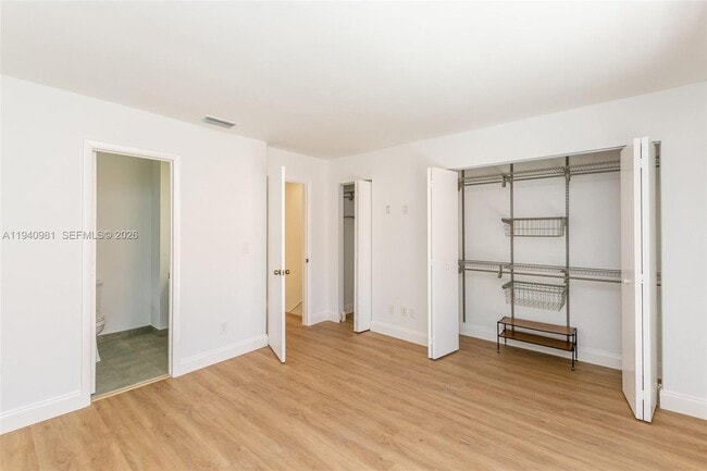 Building Photo - 2945 Bridgeport Ave