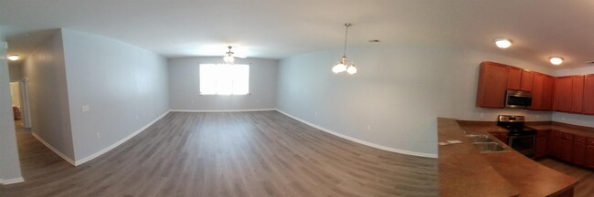 Building Photo - 908 Southmoor Dr