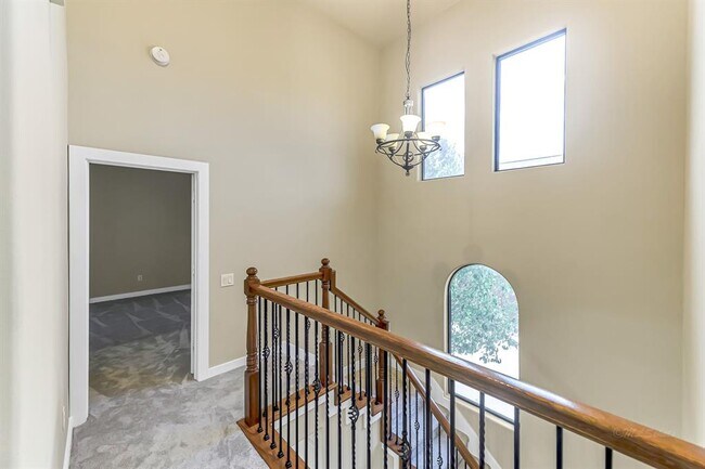 Building Photo - 11022 Robin Hood Ct