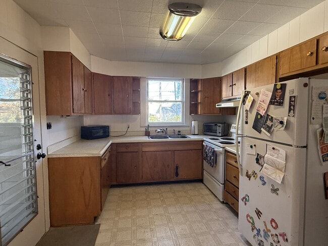 Building Photo - 4605 Skidaway Rd