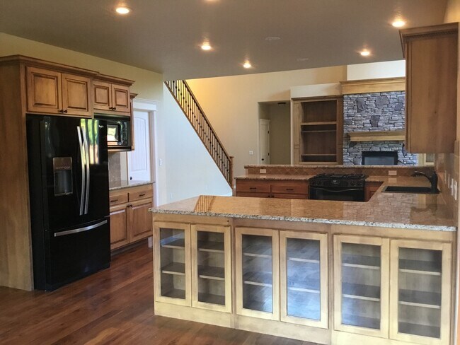 Building Photo - 680 E Havasupai St