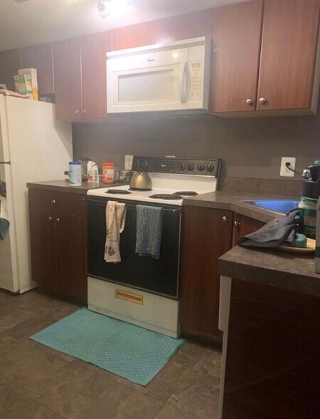 Building Photo - 1446 Oak St NW