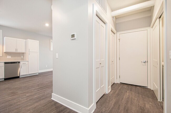 Building Photo - Two Bedroom | Two Bath in Ada, MI
