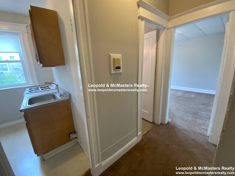 Building Photo - 68 Woodstock Ave