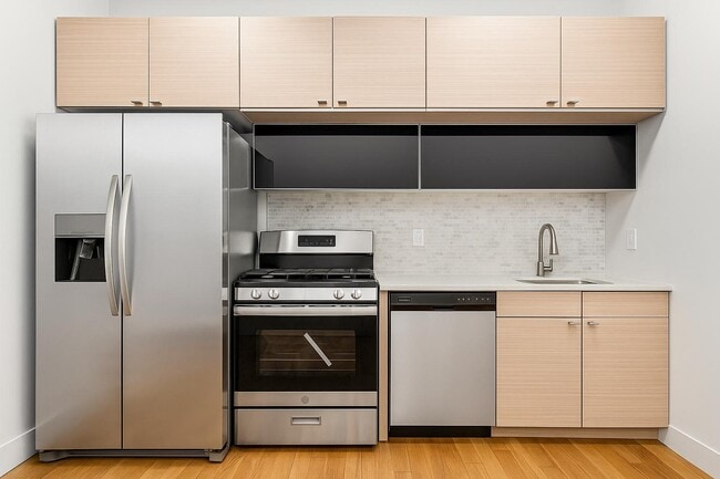 Building Photo - 605 W 137th St