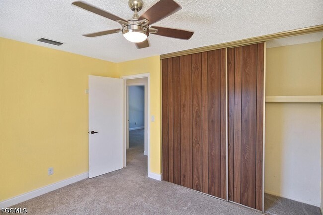 Building Photo - 4295 Island Cir