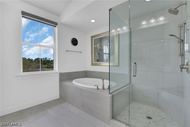 Building Photo - 6585 Dominica Dr
