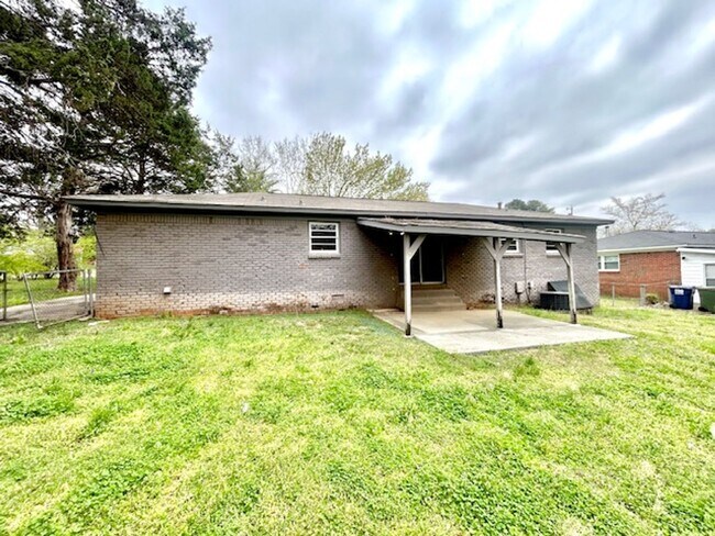 Building Photo - 6117 Colfax Rd NW