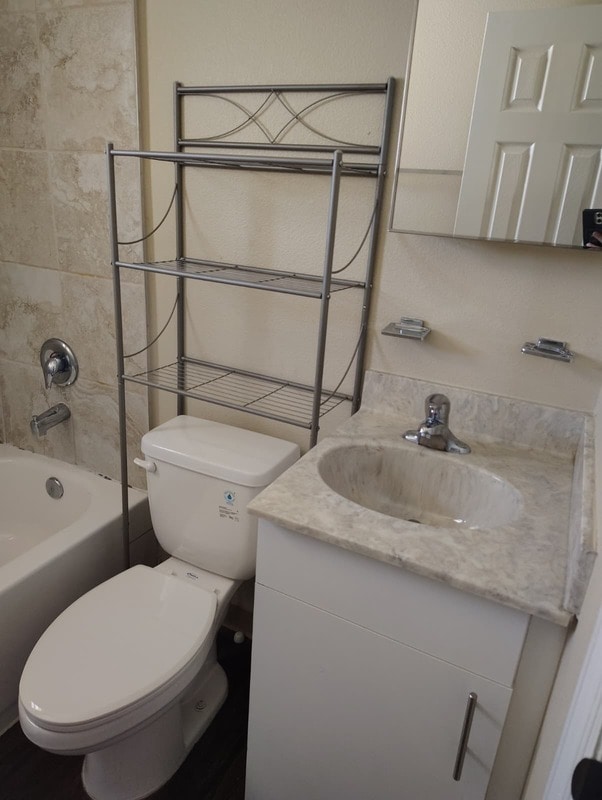 Building Photo - 550 S John Young Pkwy