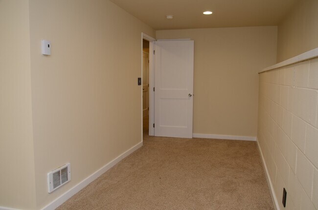Building Photo - 1409 NW 65th St