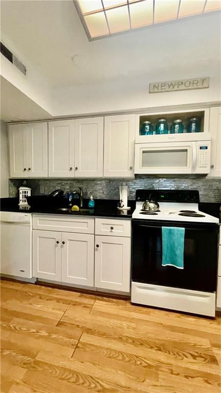 Building Photo - 106 Swinburne Row