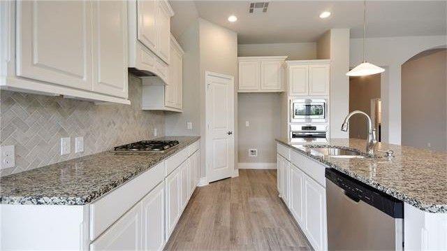 Building Photo - 2017 Limestone Lake Dr