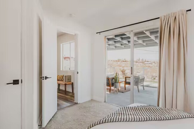 Building Photo - 61470 Granada Dr