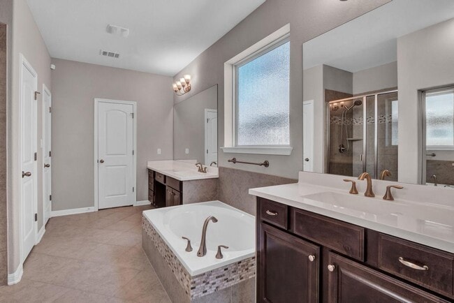 Building Photo - 2629 Coralbush Dr