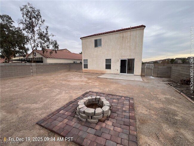 Building Photo - 5599 Aleman Dr