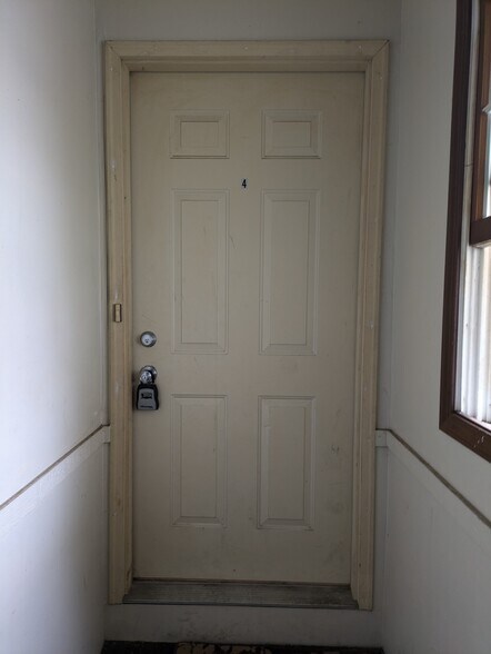 Building Photo - 1833 Manor Haus Ct