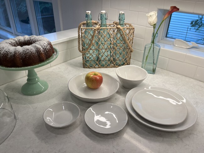 Brand new service for 10+ Crate and Barrel dishes with coordinating serving pieces and accessories - 11 Henry St