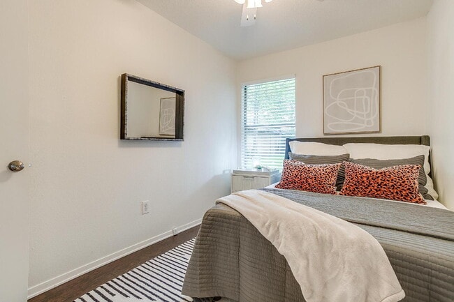 Building Photo - Charming 2-Bed Duplex in Heart of Fort Worth!