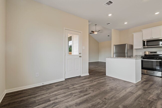 Building Photo - 345 Fastboy Ln