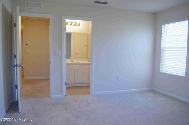 Building Photo - 9543 Star Dr