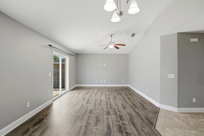 Building Photo - 5604 Shooting Star Ct