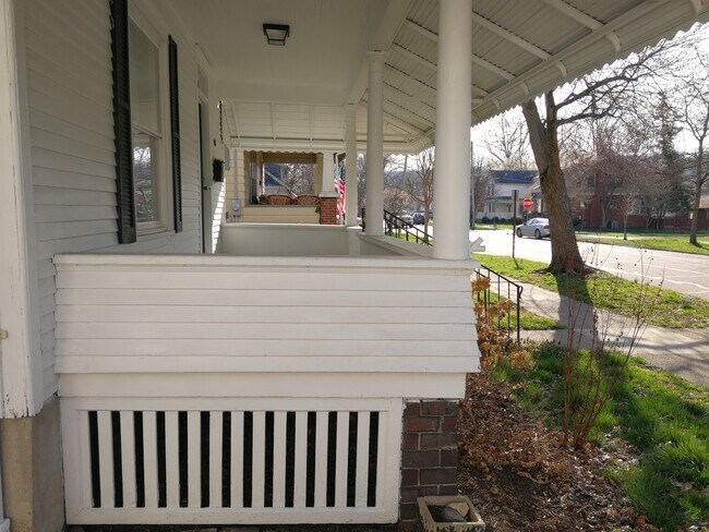 Building Photo - 100 Morris Ave