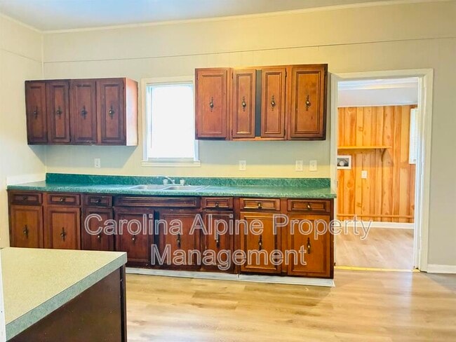 Building Photo - 408 Leland St