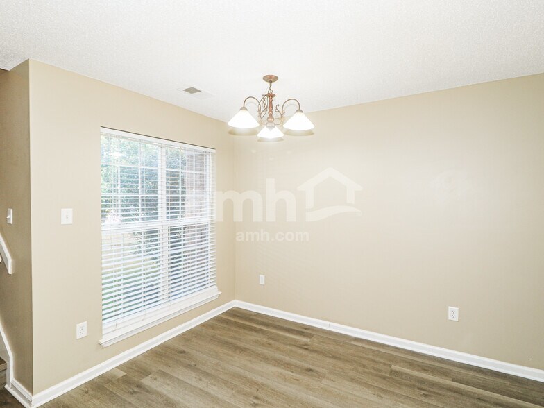 Building Photo - 5767 Kuykendall Dr