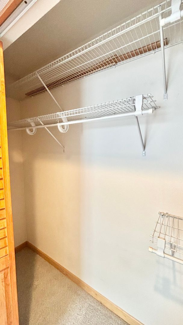 Building Photo - Spacious 2BR/2BA Condo – 1,086 SF + Parking + River Views | NW Portland