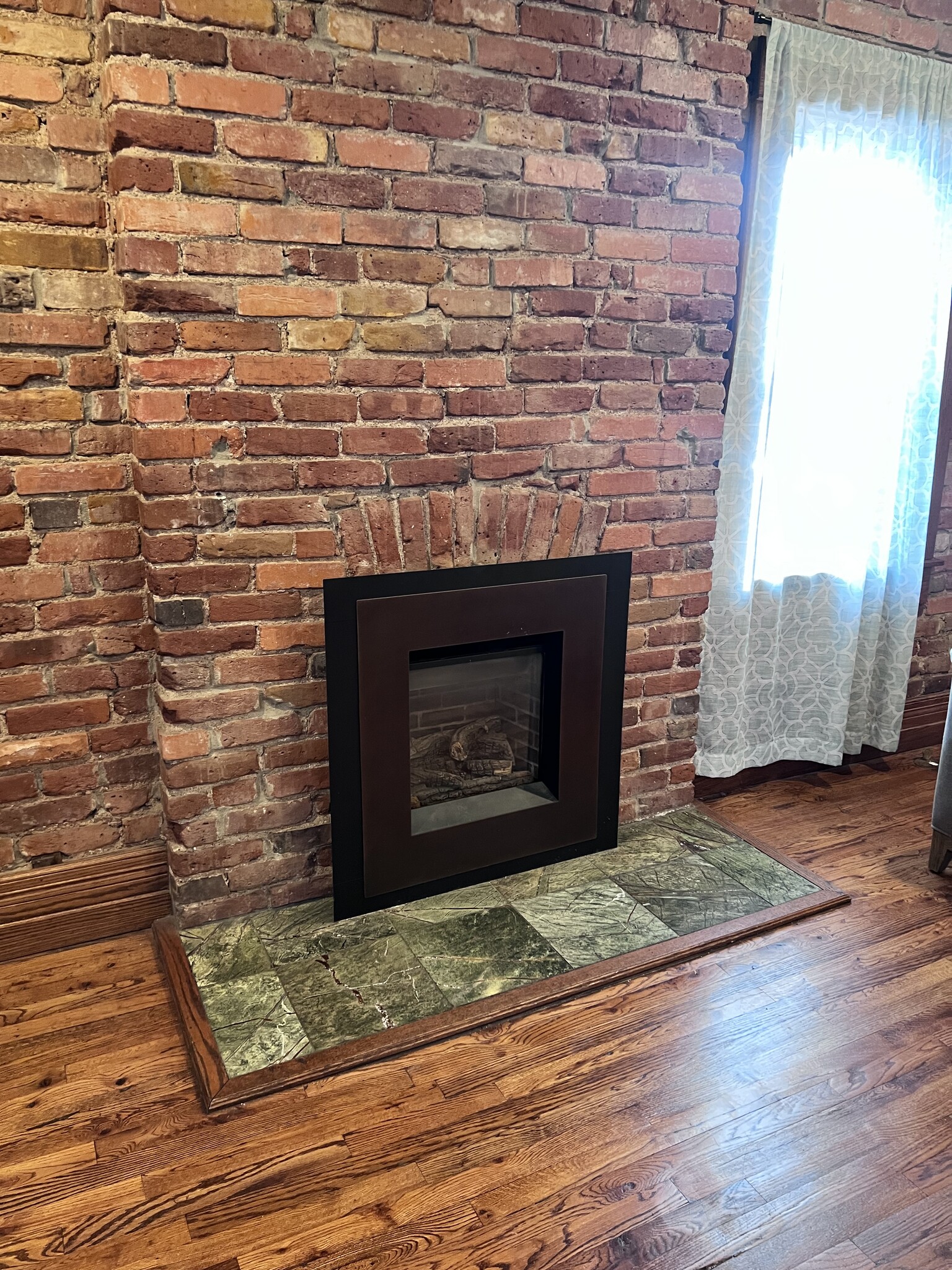 Working fireplace - 4301 Tejon St