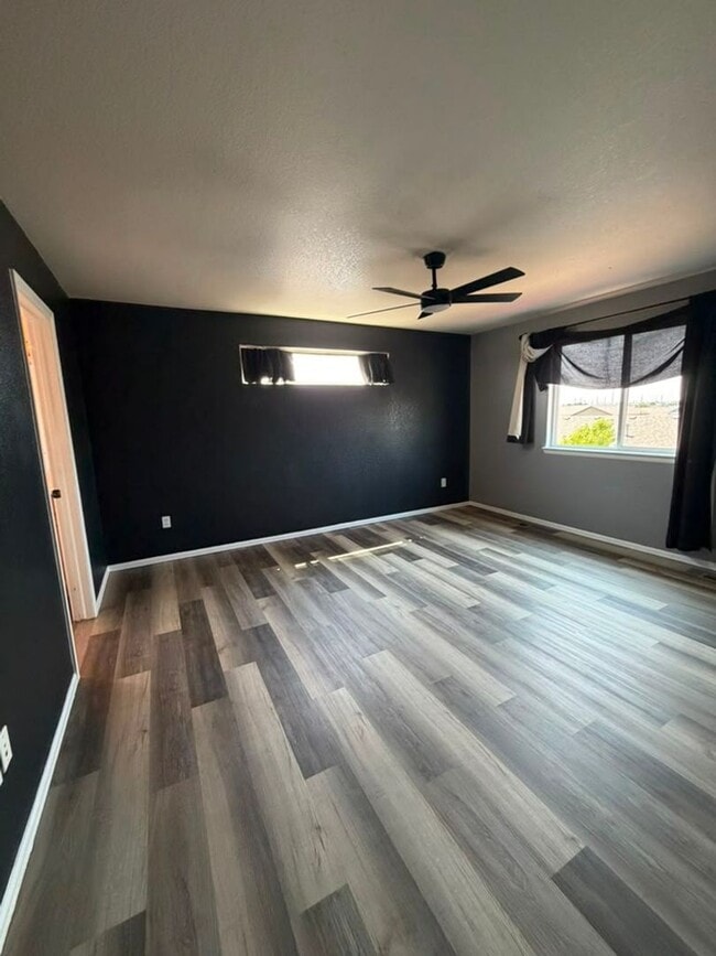Building Photo - 2827 Aspen Ave