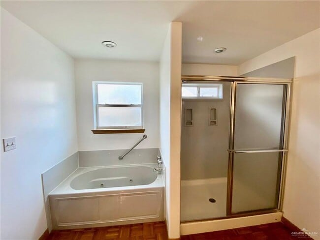 Building Photo - 21 Blackhawk St