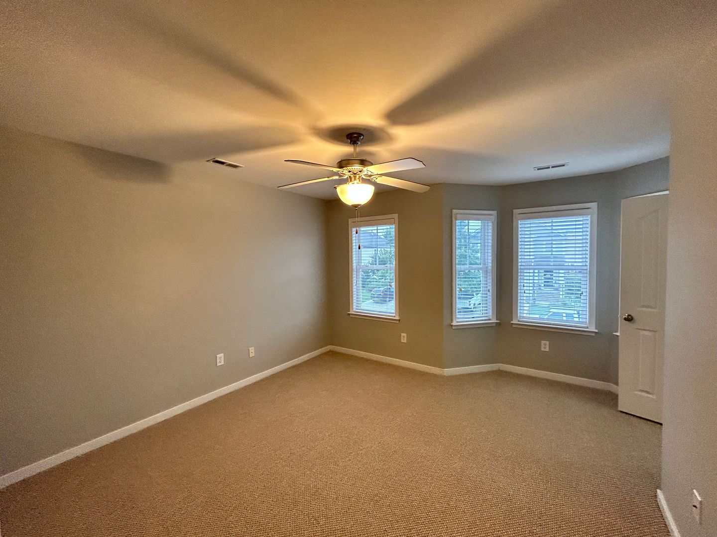 Building Photo - 956 Gorham Ct