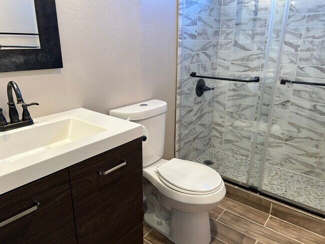 Building Photo - 3604 Kalsman Dr