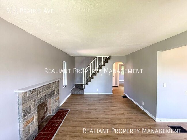 Building Photo - 911 Prairie Ave