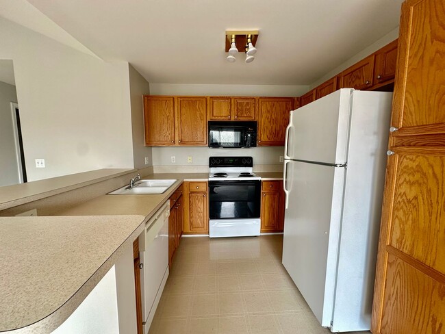 Building Photo - 13153 Canopy Dr