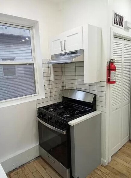 10 Reed St 2L - 7 Reed St